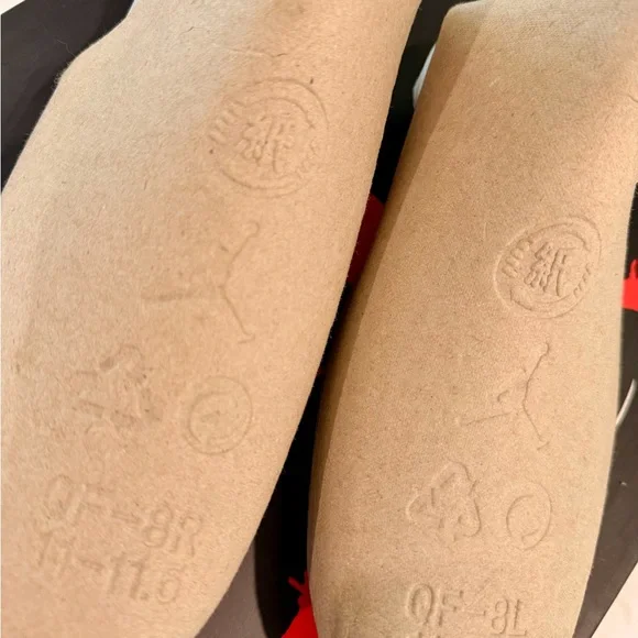 2015 Jordan’s 4’s BNIB 11.5 White/Black Cement - Picture 12 of 12